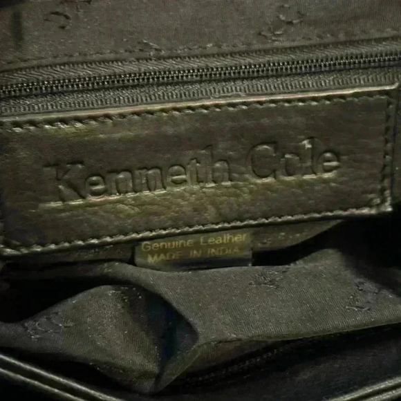 Kenneth Cole soft black leather purse - Picture 5 of 6